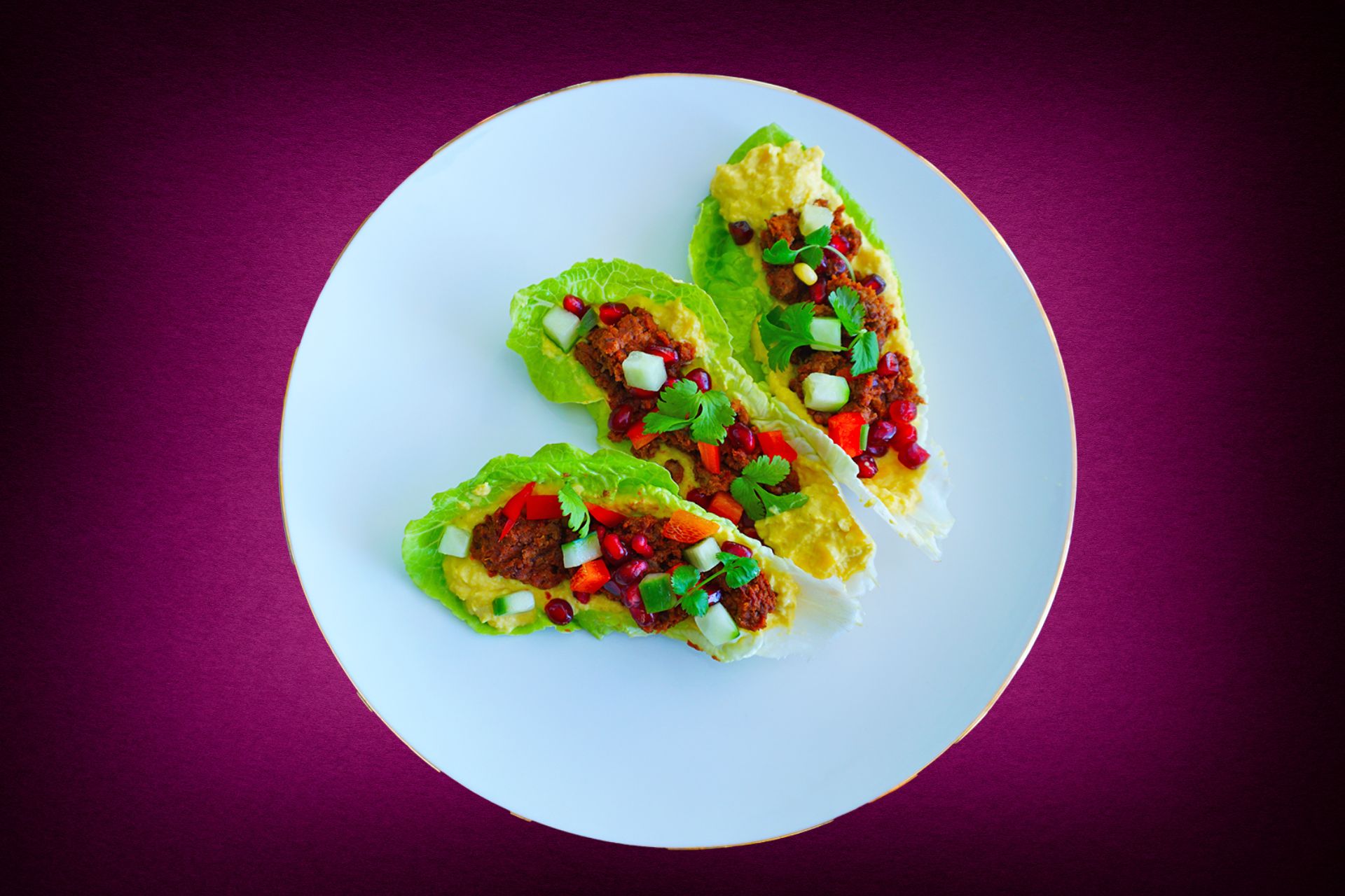 Taco med skjulte bønner i salatwrap og maispure med skjulte kikerter