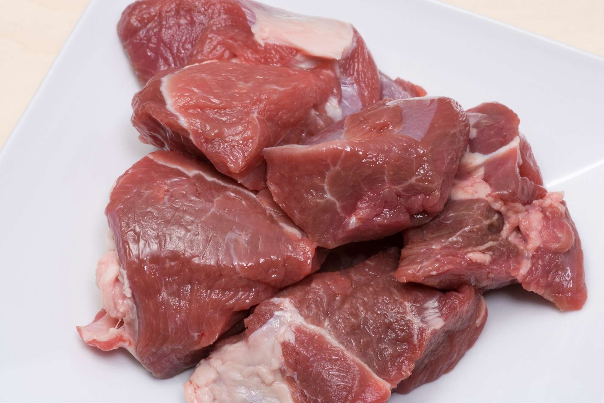 Lammeragu er best om du bruker lammebog eller annen kjøtt med høyt fettinnhold