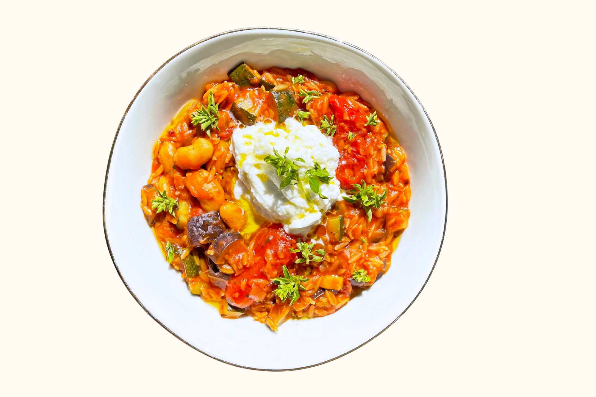 One Pot Ratatouille risoni med mozzarella