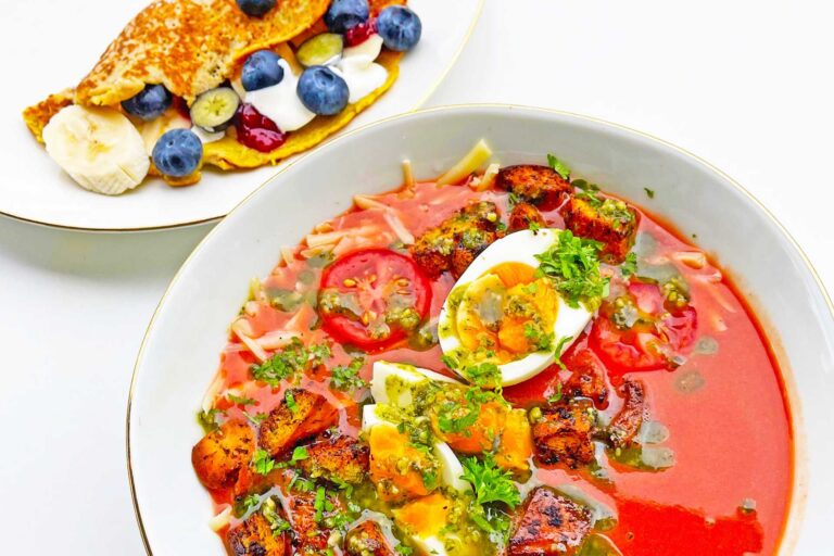Toro tomatsuppe copycat med pestokrutonger og pannekaker