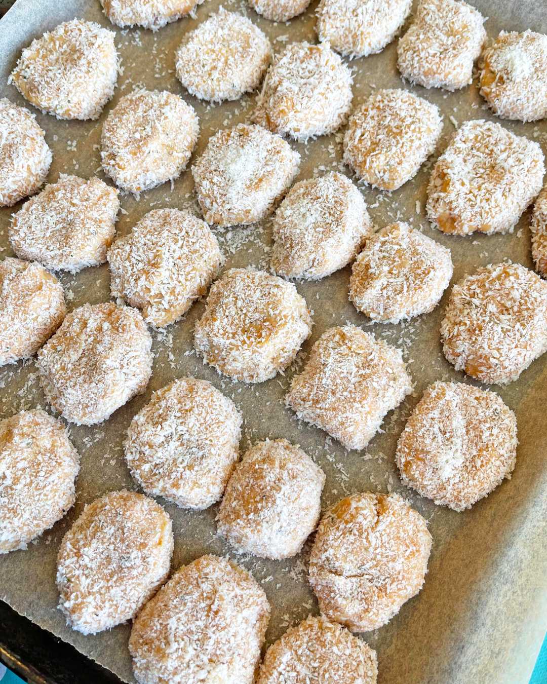 Hjemmelaget chicken nuggets kyllingnuggets med grønnsaker fryserprepp smudfood middag barnevennlig matprepp ferdigmat