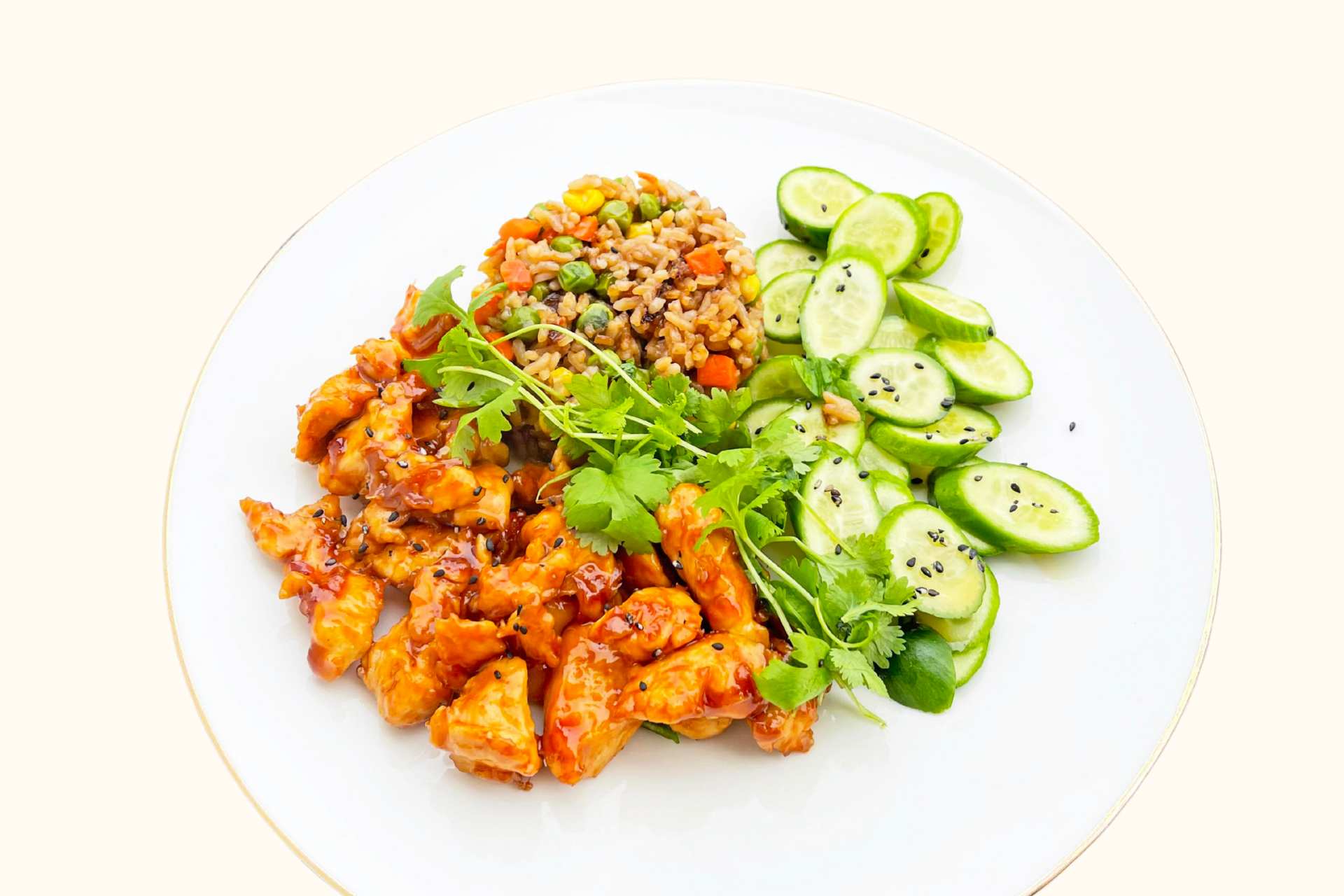 Sticky kylling med stekt ris