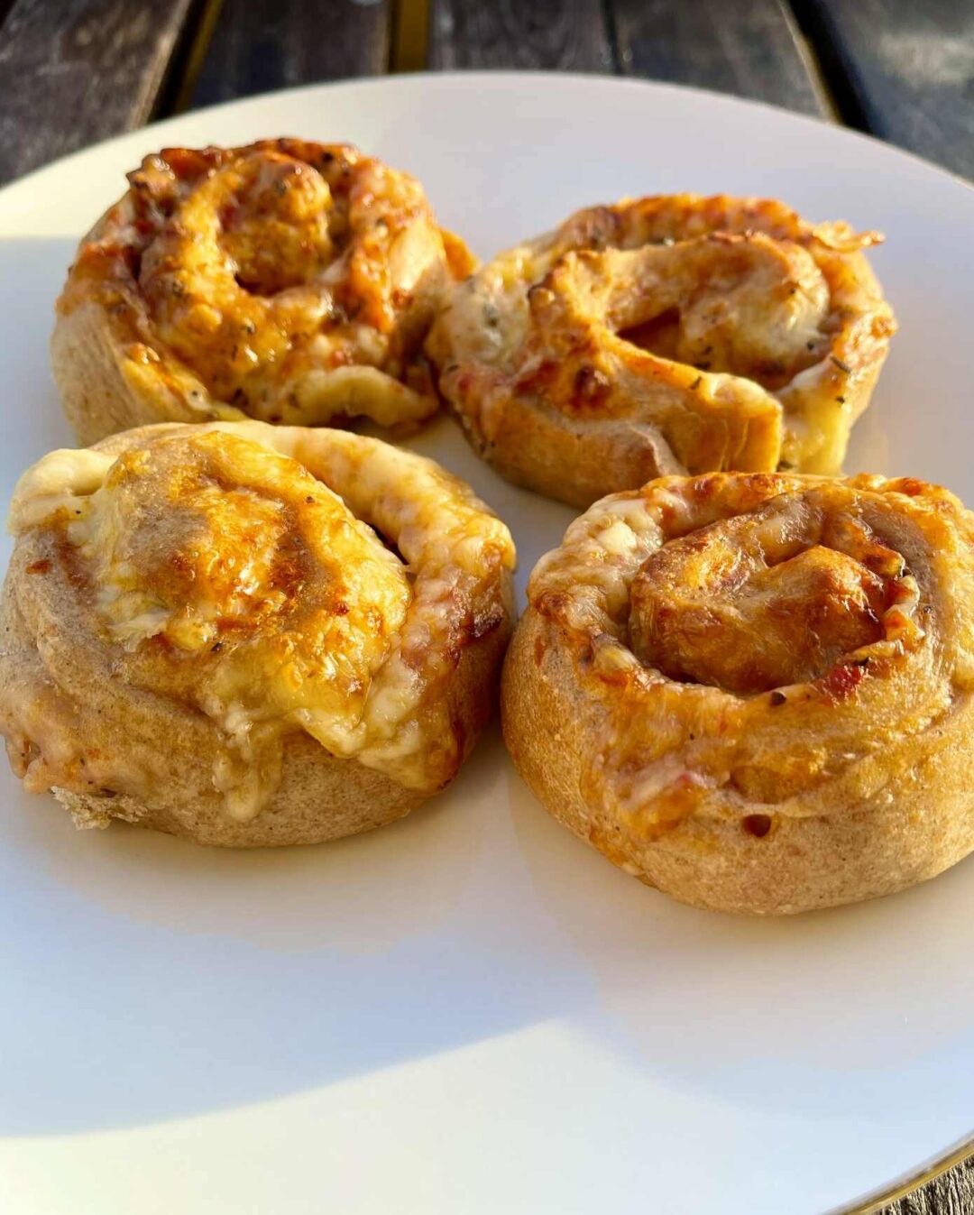 pizzasnurr med ost og tomatsaus