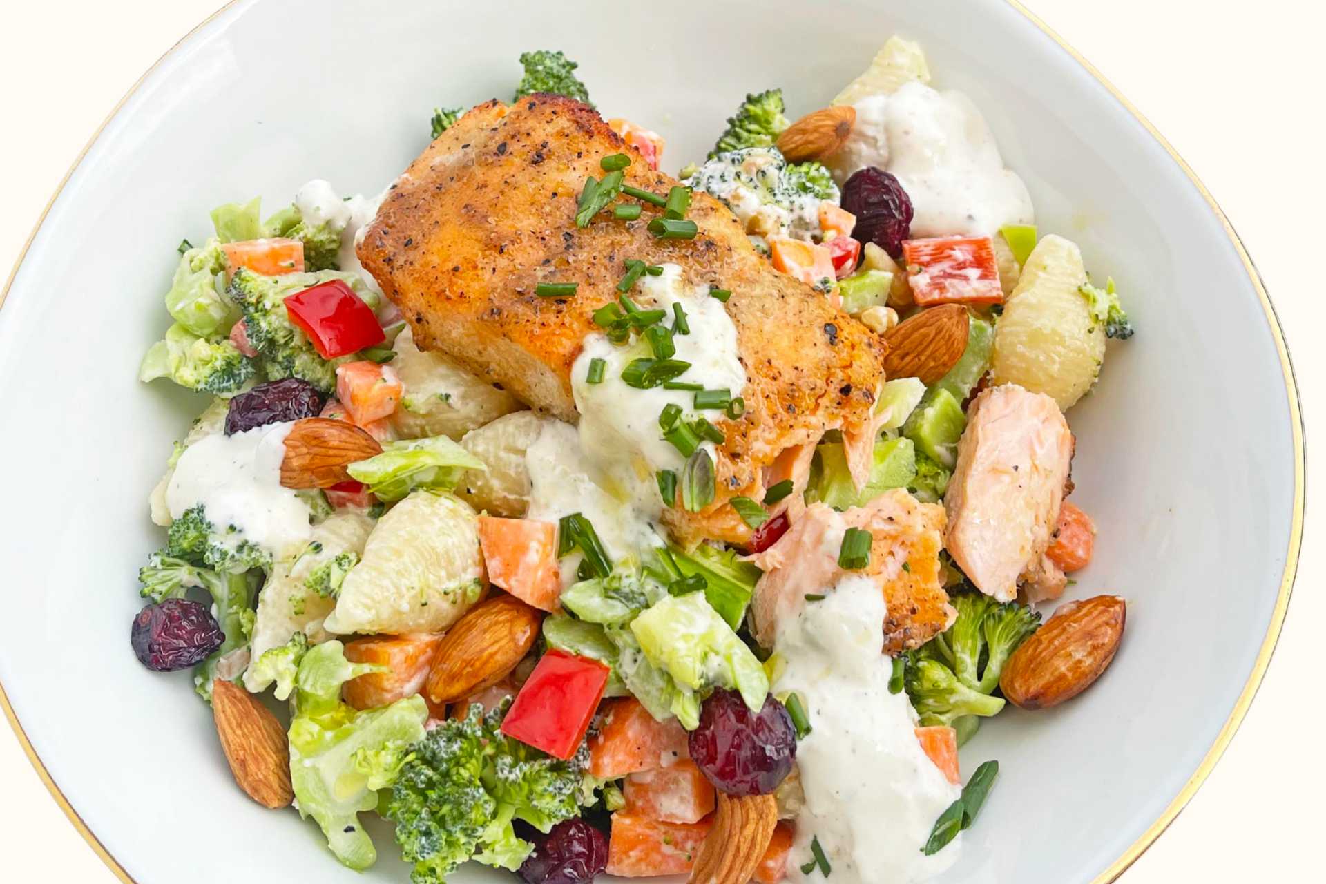 Maple laks m_ kremet brokkoli- og pastasalat